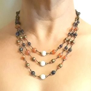 THREE STRANDS SEMIPRECIOUS STONES NECKLACE